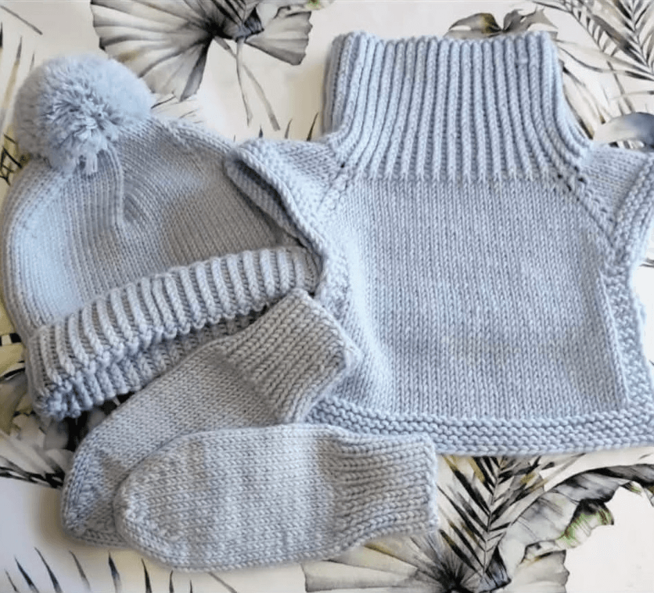 Cozy handcrafted wooly accessories for children